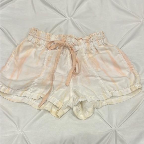 Bella Dahl Cream and Peach Tie-Dye Shorts size xs - Picture 1 of 6